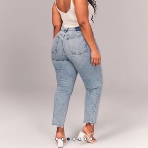 ABERCROMBIE & FITCH Curve Love The Mom Jean